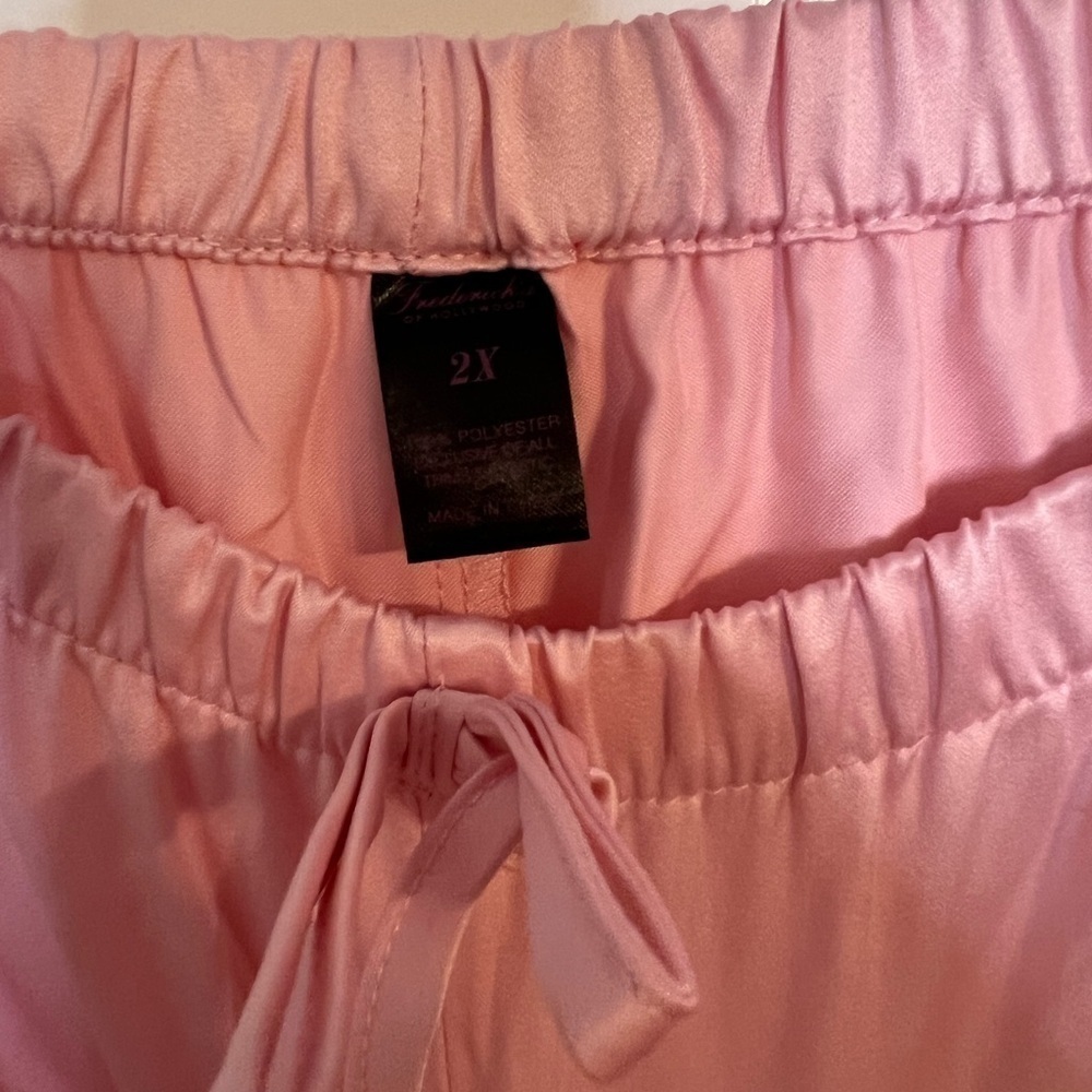 Frederick’s of Hollywood baby pink satin pajama set size 2x and 3x NWT - Picture 9 of 10